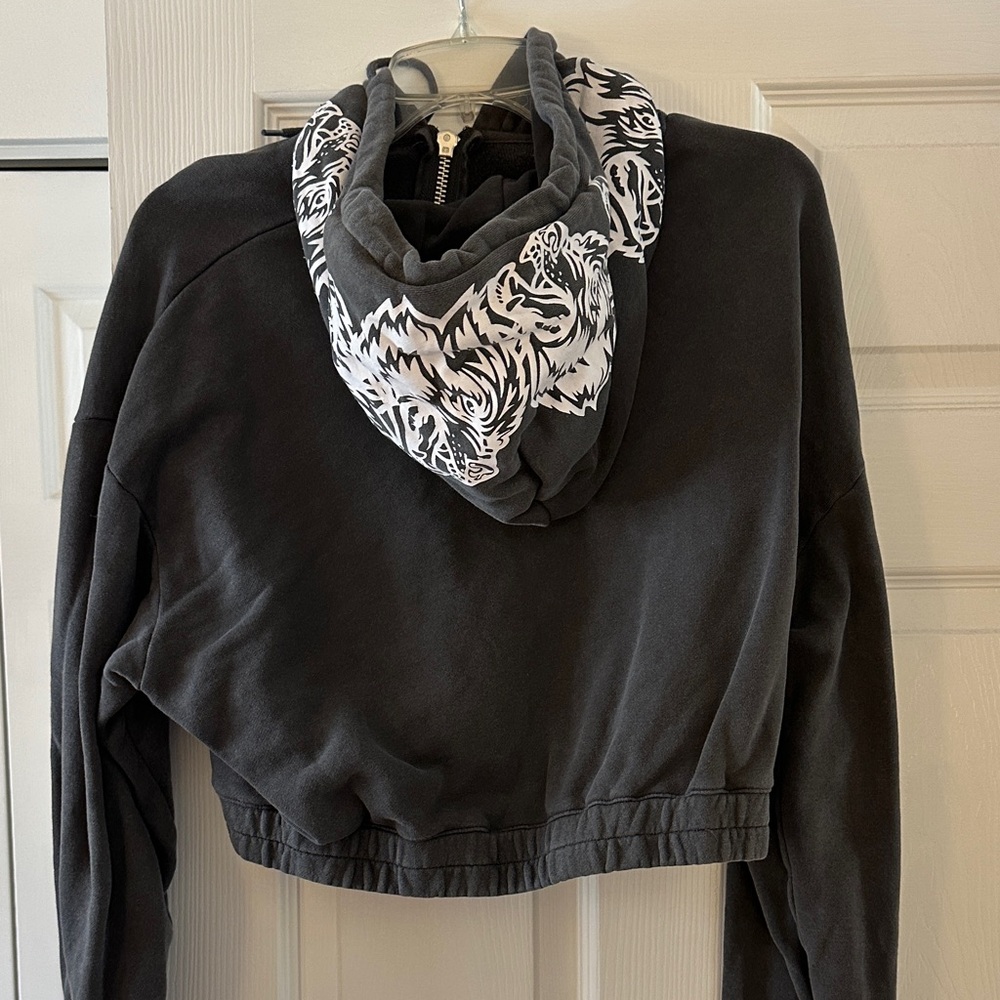Darc Sport Black Cropped Zip-Up Hoodie Jacket with WOLVES Logo - Picture 2 of 4